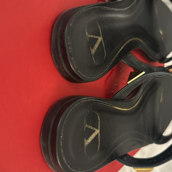 VALENTINO FLAT ROMAN STUD CALFSKIN SLIDE SANDAL 38 - Picture 6 of 9